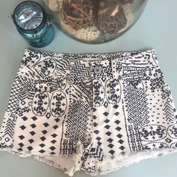 Bullhead High Rise Short - Picture 2 of 3